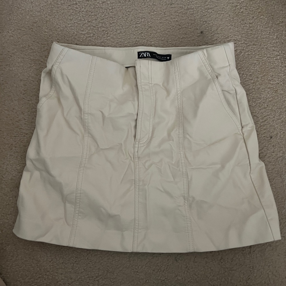 White Zara faux leather mini skirt